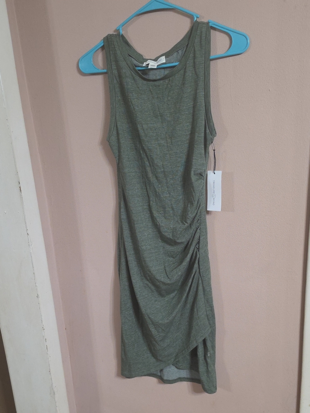 Treasure & Bond Olive Green Sleeveless Ruched Midi Dress